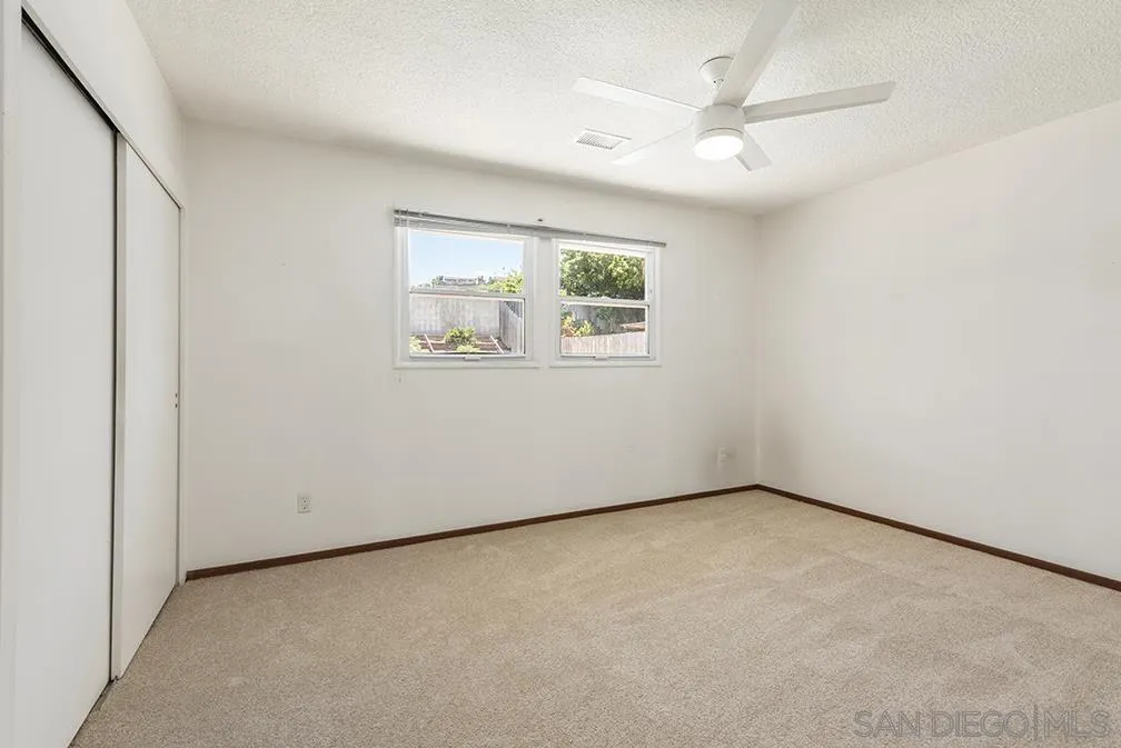 https://cdn.realtyfeed.com/cdn/127/250032216/1757afa1e36b82174017674bb838a509.webp
