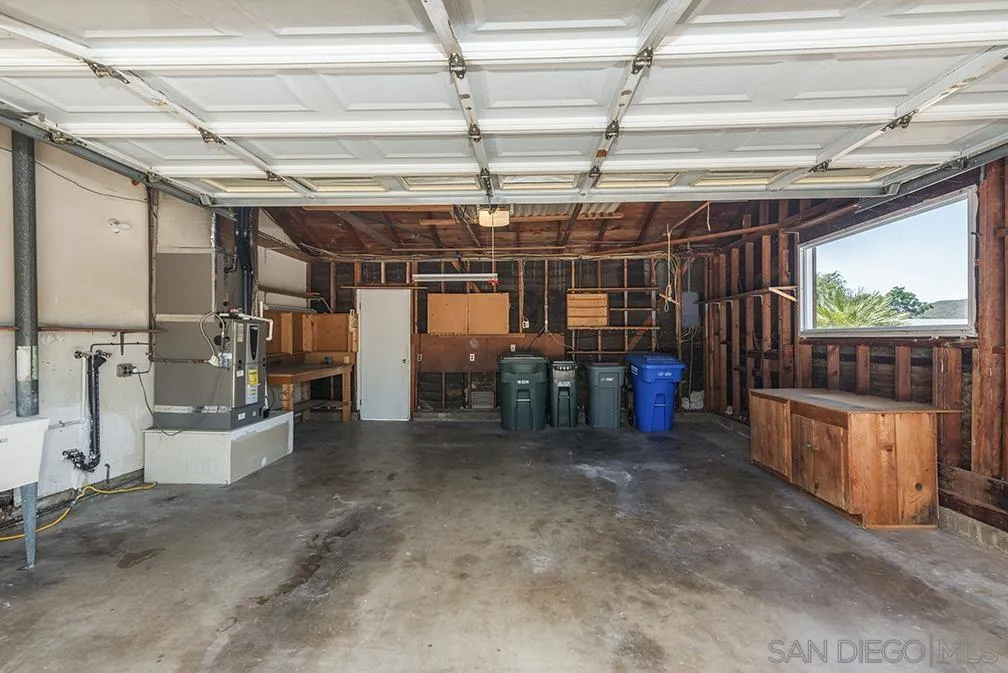 https://cdn.realtyfeed.com/cdn/127/250032216/1a70cf555acb55165367be655ce3491f.webp