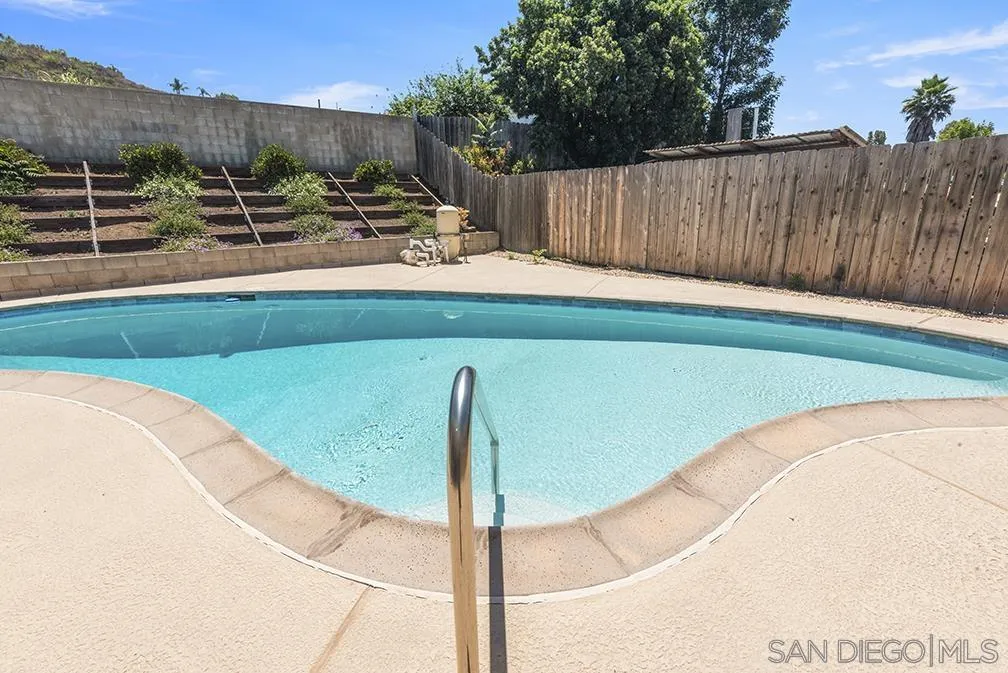 https://cdn.realtyfeed.com/cdn/127/250032216/1c5fb1af5be5e561062531f65b9ad32c.webp
