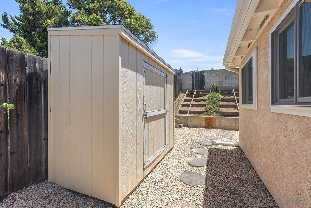 https://cdn.realtyfeed.com/cdn/127/250032216/29c6bb95d82a99cf9a998fac7bc9535d.webp