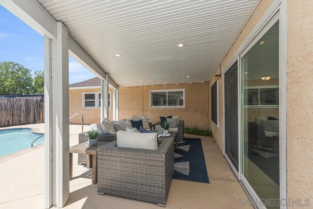 https://cdn.realtyfeed.com/cdn/127/250032216/445b18937554233fdb668e56845fc716.webp