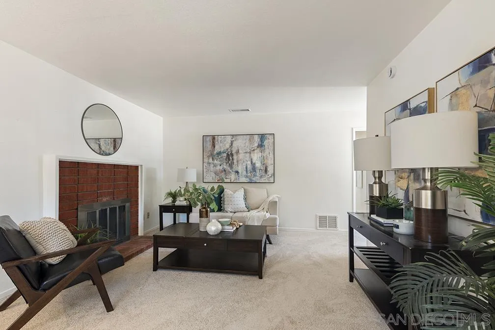 https://cdn.realtyfeed.com/cdn/127/250032216/6eb2d252ce7051d89de39b6736701175.webp