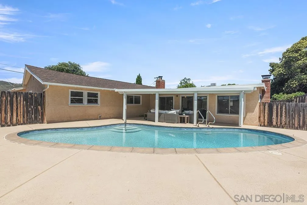 https://cdn.realtyfeed.com/cdn/127/250032216/6effa0571ba15b5c670e694c2152e37e.webp