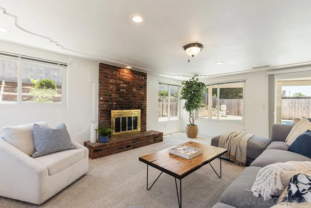 https://cdn.realtyfeed.com/cdn/127/250032216/9c4ea7a460e28140139329eb2e80ffa7.webp