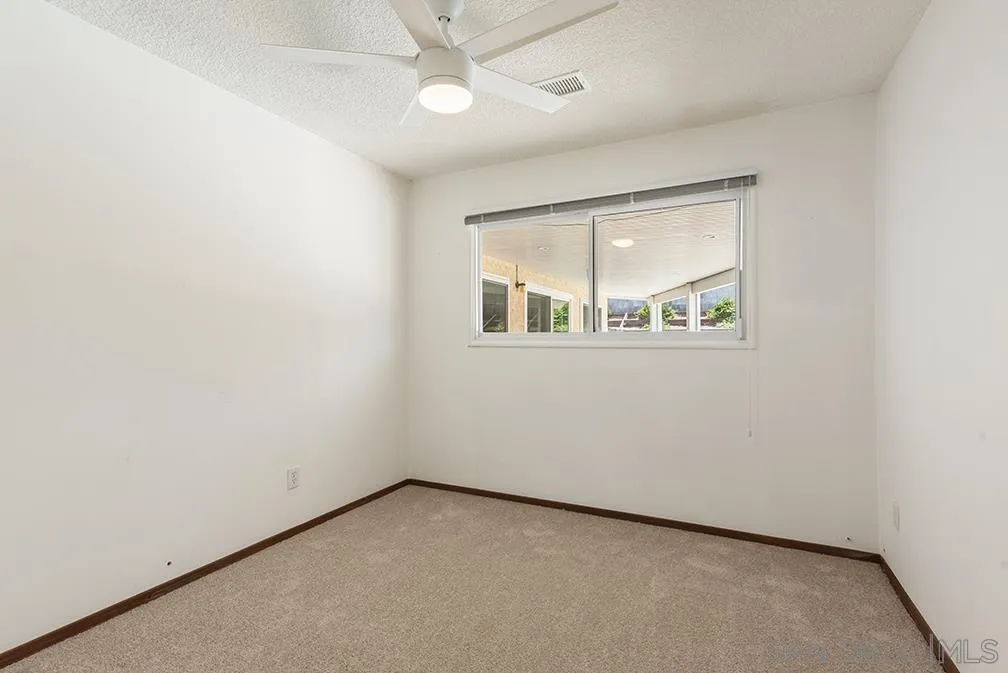 https://cdn.realtyfeed.com/cdn/127/250032216/b1027149d73cfdbff6ed50d007762729.webp