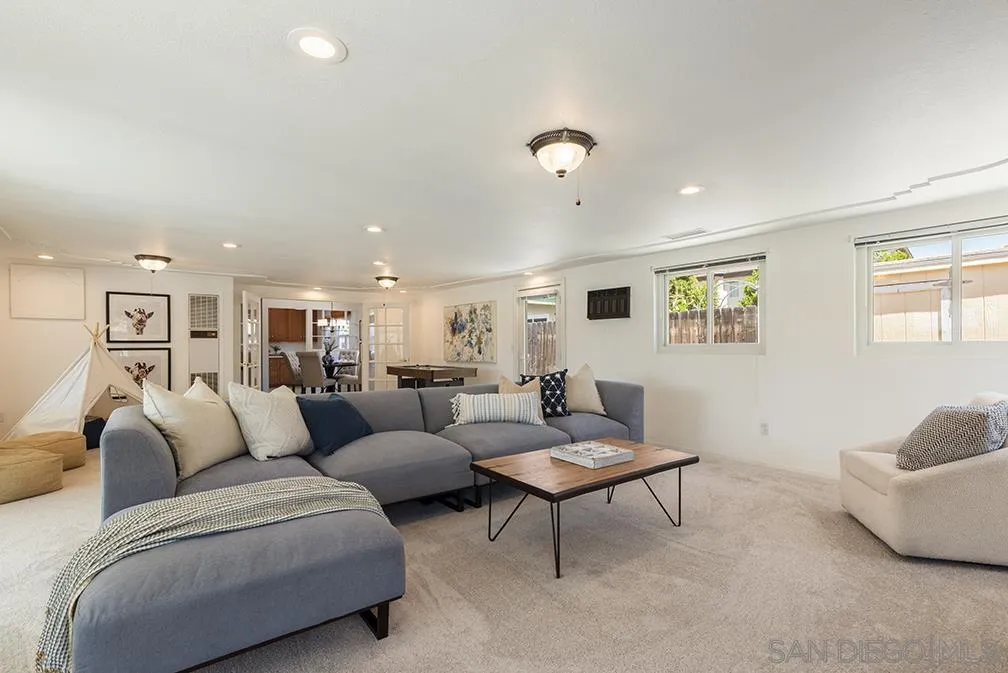 https://cdn.realtyfeed.com/cdn/127/250032216/b339f8c9d6ea336b534c024b4b8c939a.webp