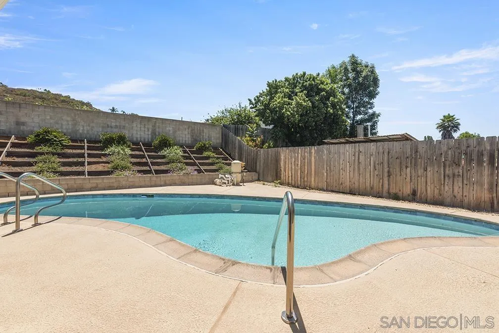 https://cdn.realtyfeed.com/cdn/127/250032216/b94776c576fbf0a133fb03dec987c20a.webp