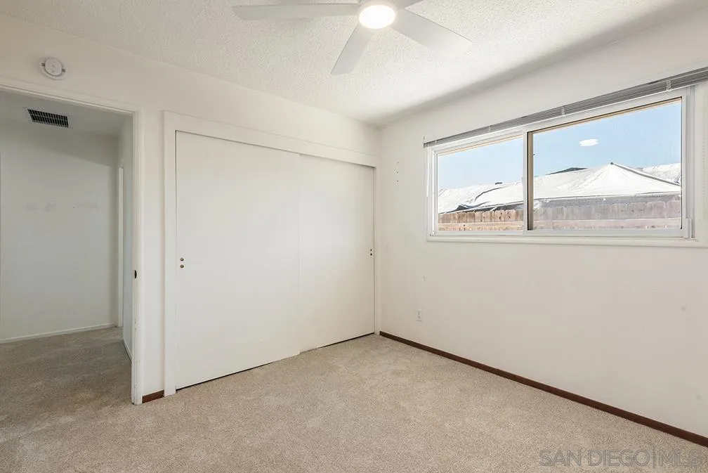 https://cdn.realtyfeed.com/cdn/127/250032216/c21fcacae8de020300acbf27e3c45349.webp
