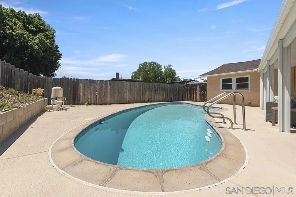 https://cdn.realtyfeed.com/cdn/127/250032216/f26a74d96d3db3f0ccace429e8186464.webp