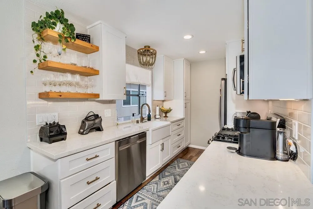 https://cdn.realtyfeed.com/cdn/127/250032229/ee8a5ae17f46bb939d6394c0695a0984.webp