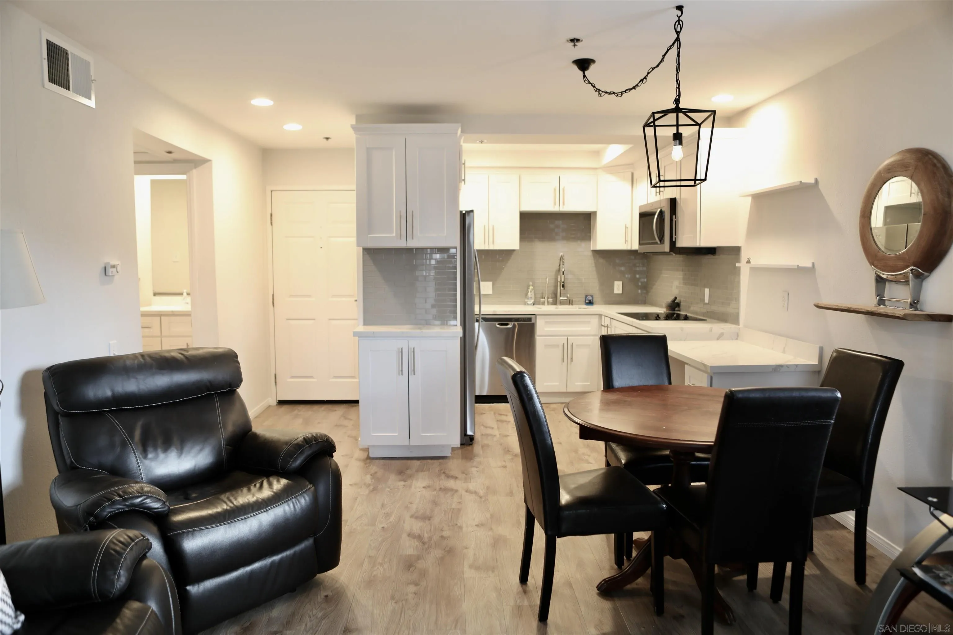 Photo #2: 250032235 Listing 