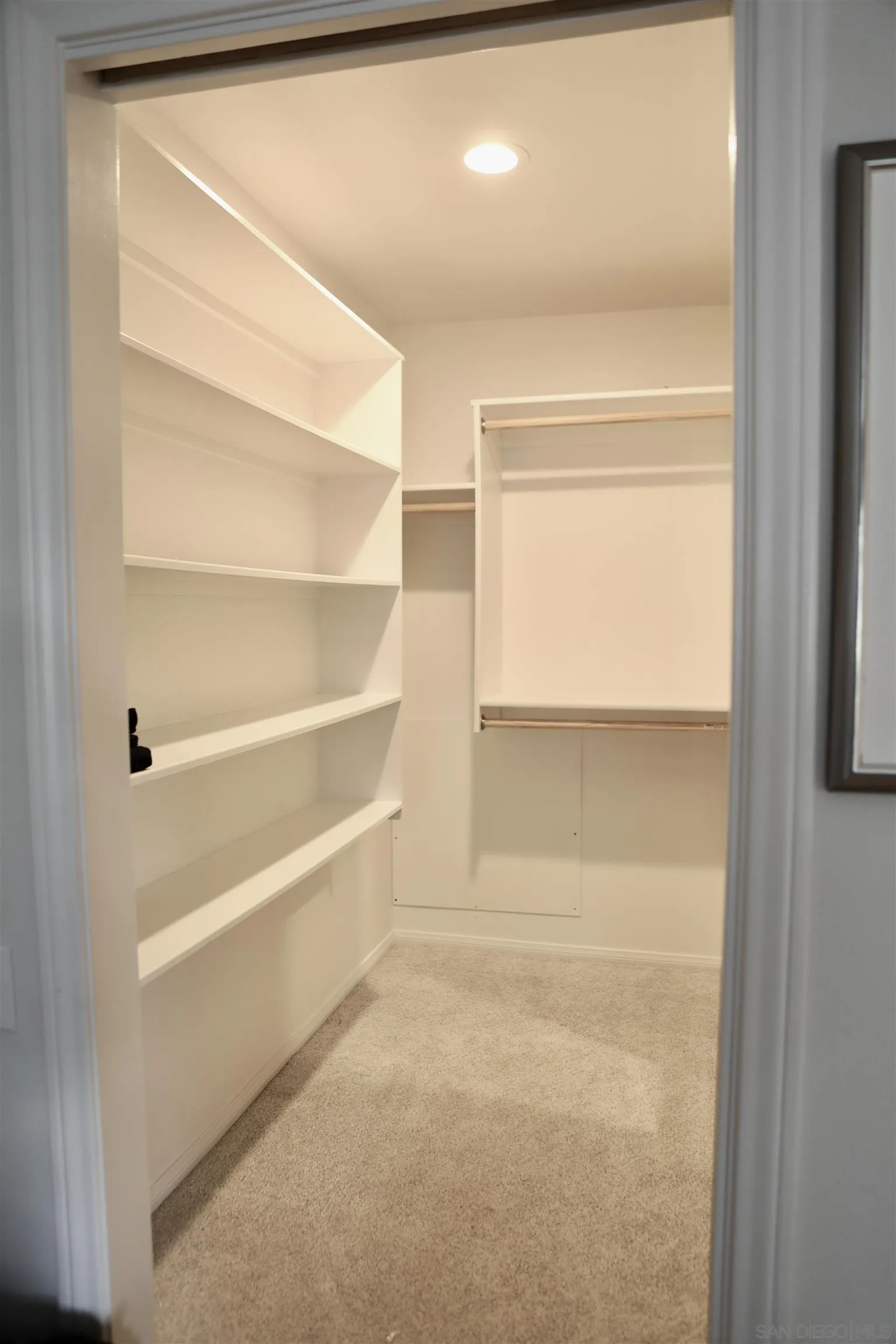 https://cdn.realtyfeed.com/cdn/127/250032235/e31ba4bf03cca57ac58bef98f1d24d4c.webp