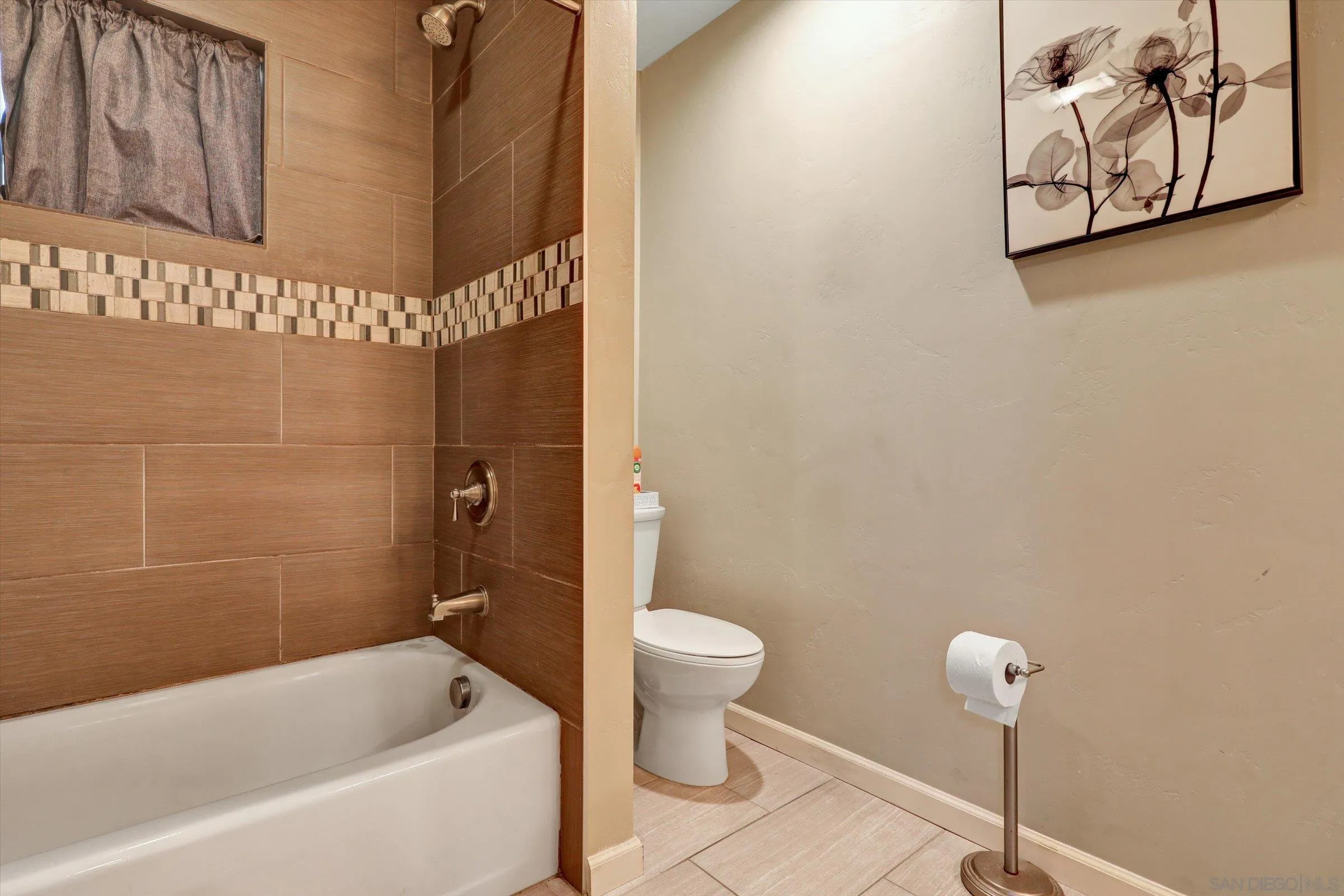 https://cdn.realtyfeed.com/cdn/127/250032236/05a648080b80dad5ee6d4fa2d2db01c3.webp