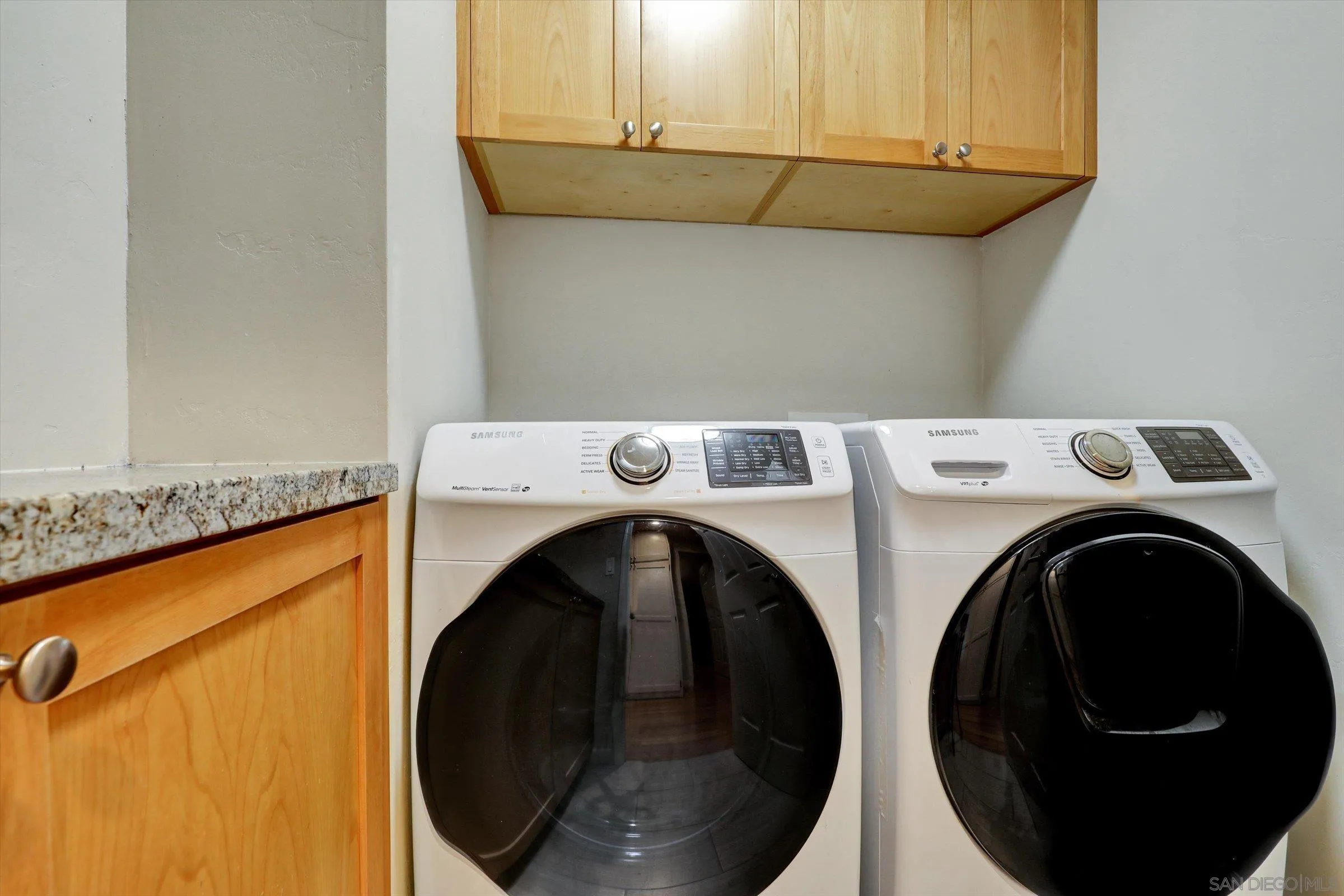 https://cdn.realtyfeed.com/cdn/127/250032236/4821183187fed4a9ecdbbfede17ec2af.webp