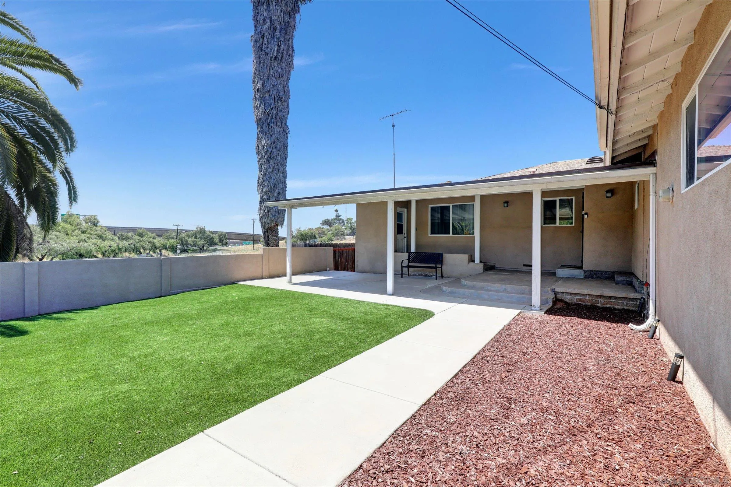 https://cdn.realtyfeed.com/cdn/127/250032236/e93383342880e94afdb42ce290ca02b3.webp