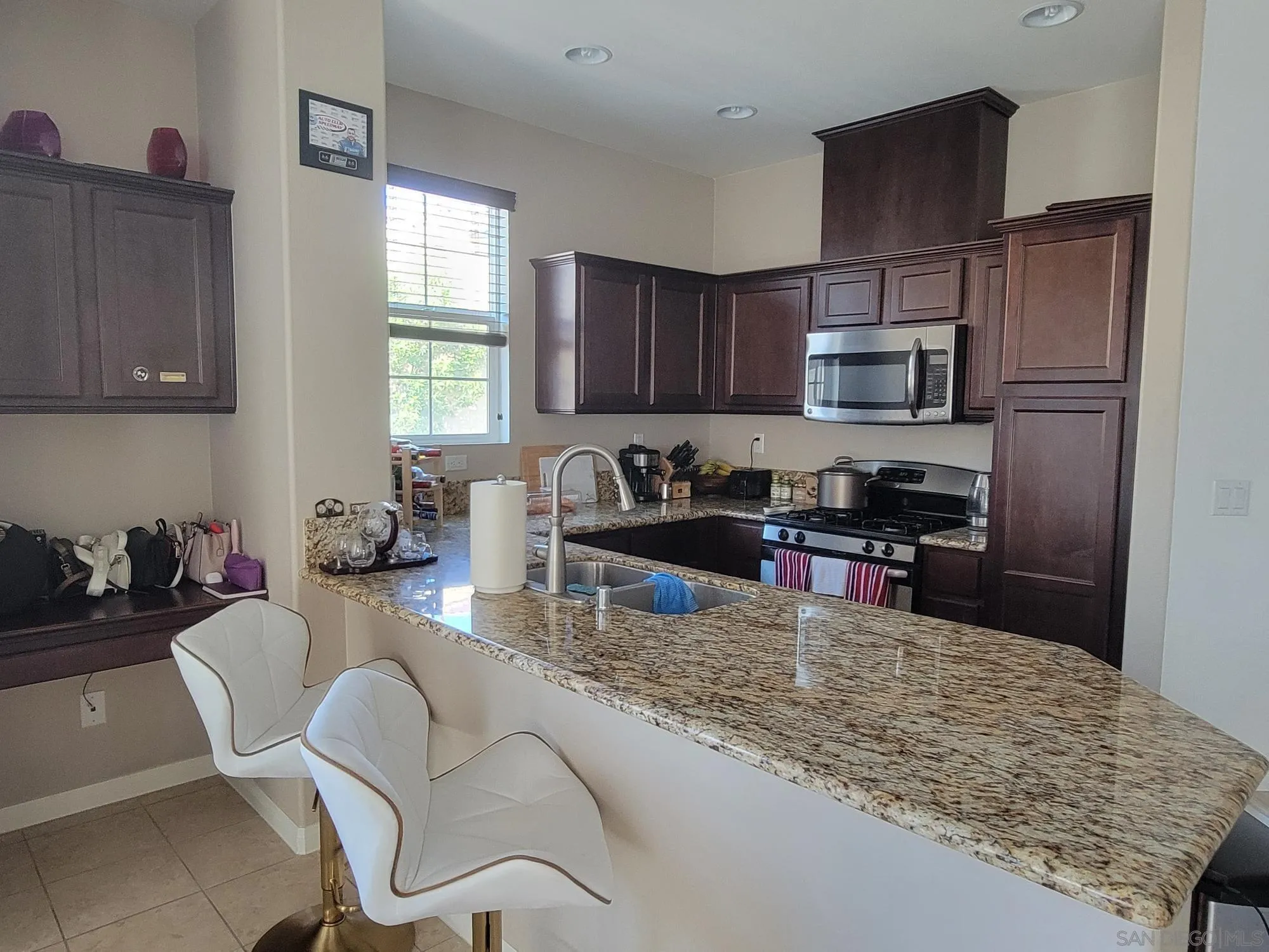 Photo #3: 250032239 Listing 