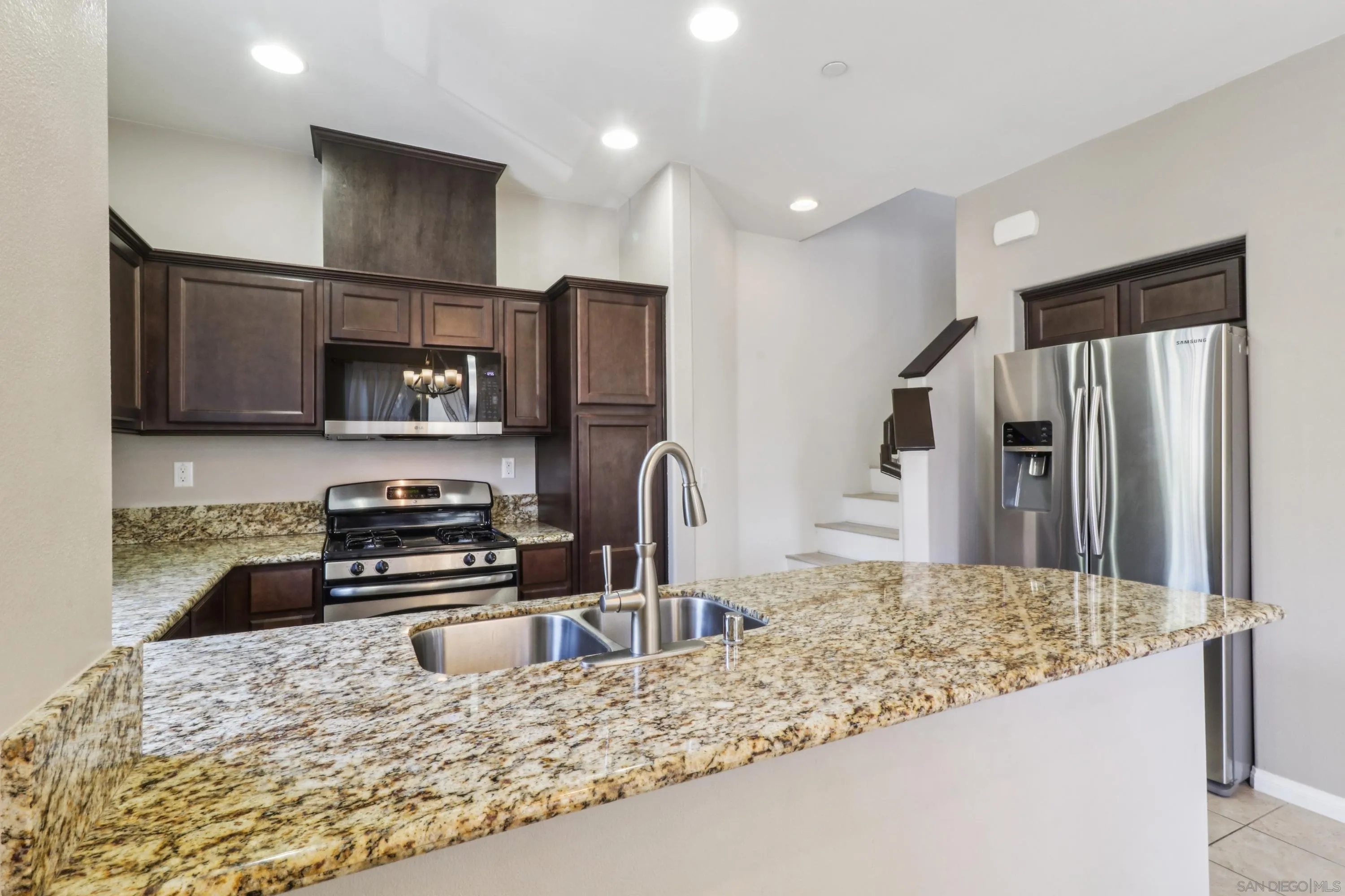 Photo #7: 250032239 Listing: Photo #7
