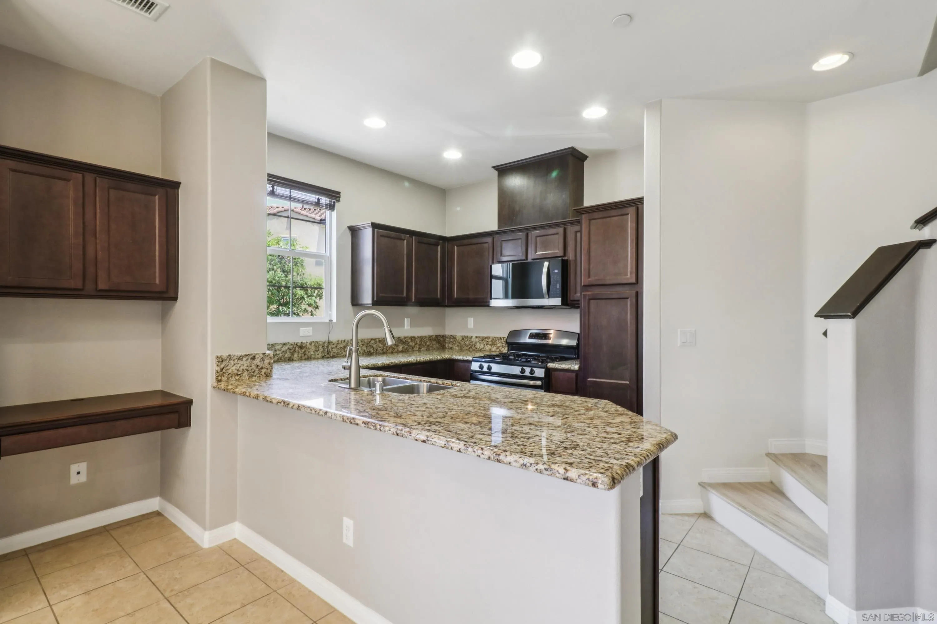 Photo #6: 250032239 Listing: Photo #6