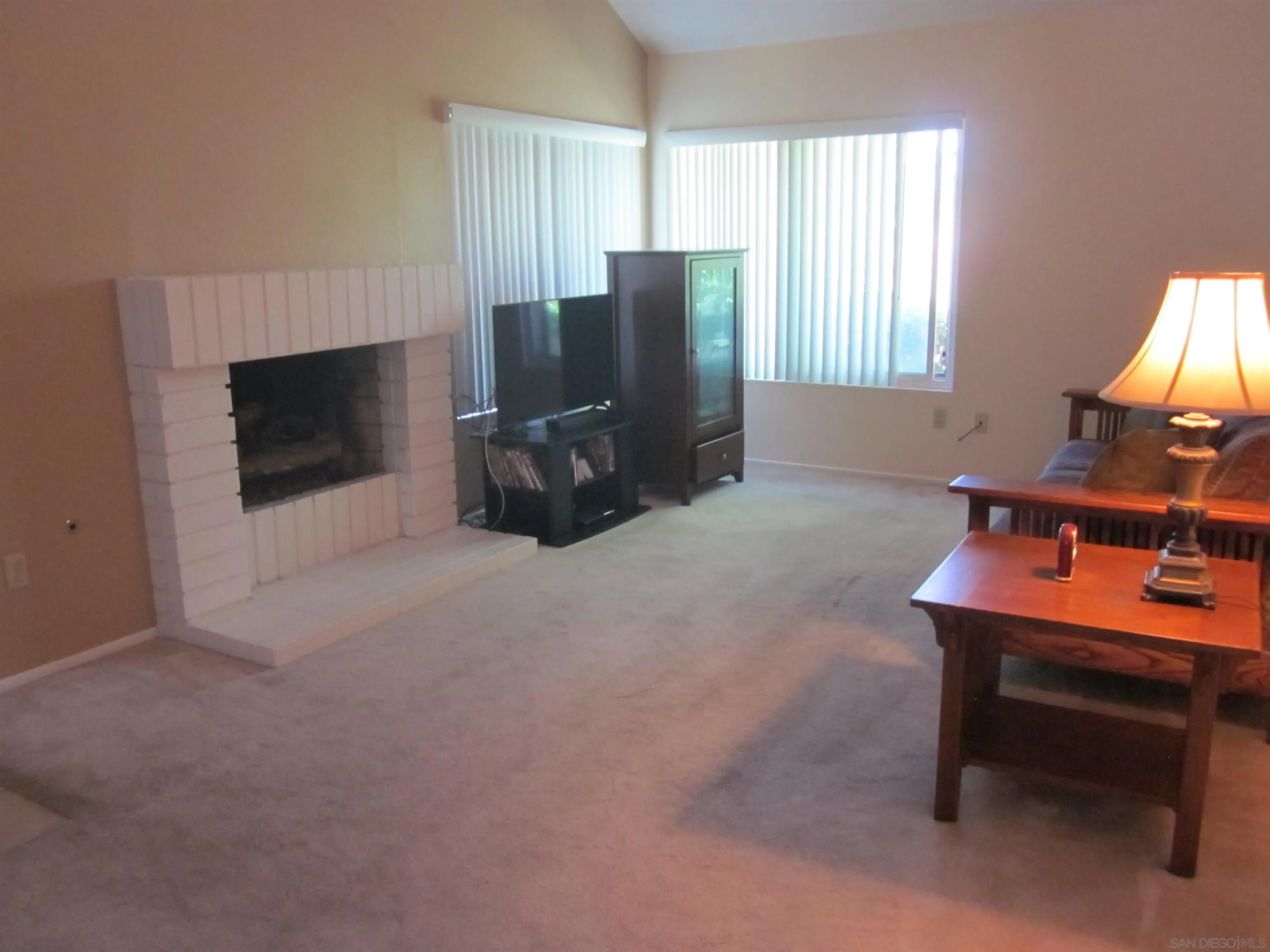 https://cdn.realtyfeed.com/cdn/127/250032262/14ff426d0fe85a0af74a69691fb4ad2e.webp