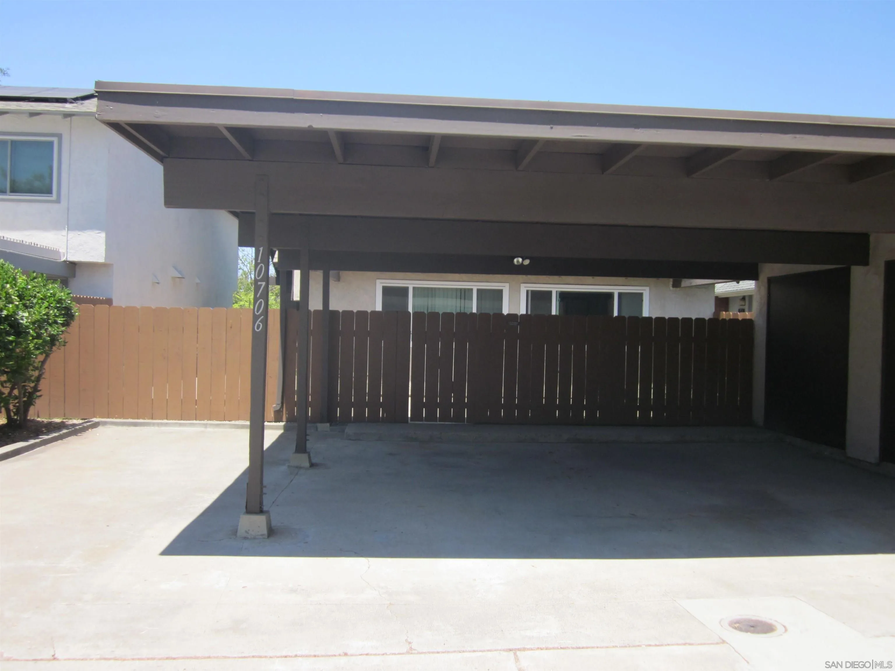 https://cdn.realtyfeed.com/cdn/127/250032262/dae1318f9917f05cb30ff13c5d489c22.webp