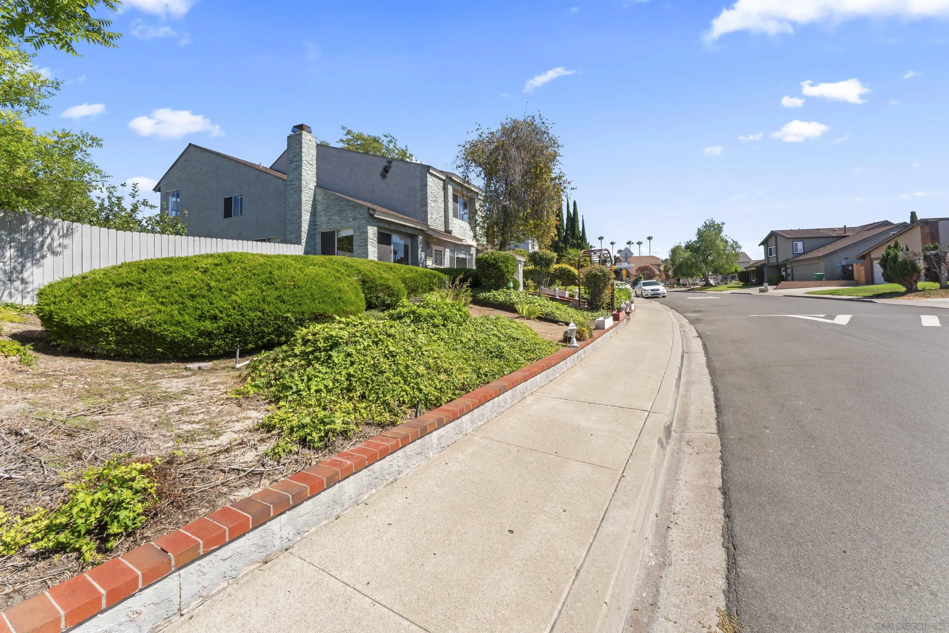 https://cdn.realtyfeed.com/cdn/127/250032266/04aeacc832dd8bdeb89c9573f4ef954e.webp