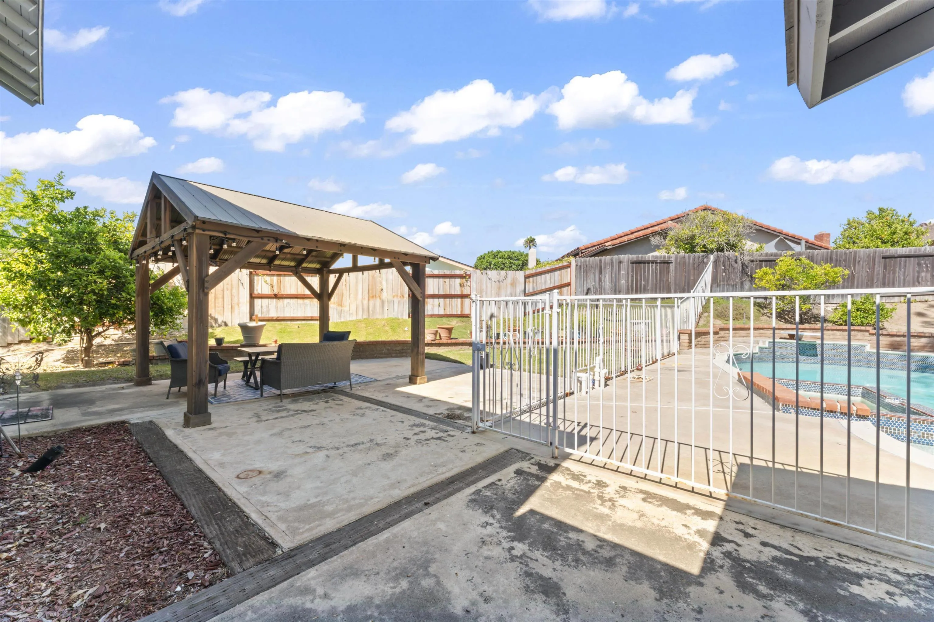 https://cdn.realtyfeed.com/cdn/127/250032266/48fb0b07b58f35003f313ca95353c051.webp