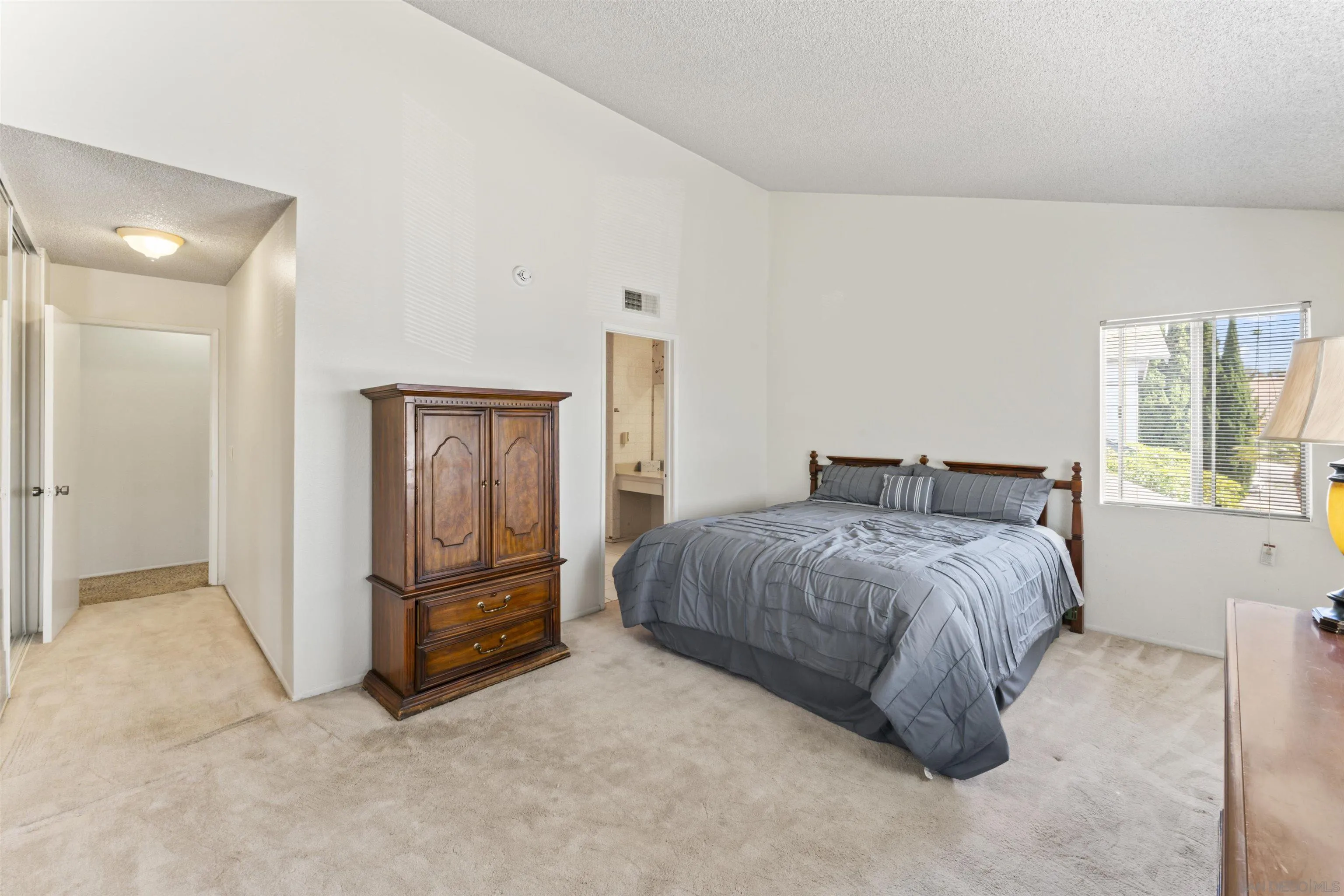 https://cdn.realtyfeed.com/cdn/127/250032266/8059dfed5863d355028521b06cb12f70.webp