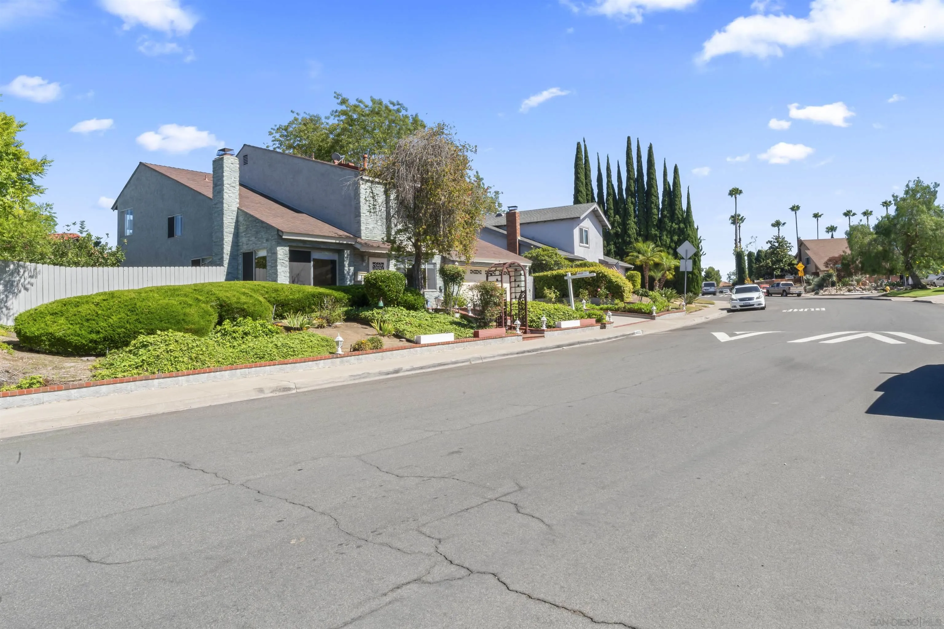 https://cdn.realtyfeed.com/cdn/127/250032266/82366c5fe8524eab70f653ed5d5eb6d7.webp