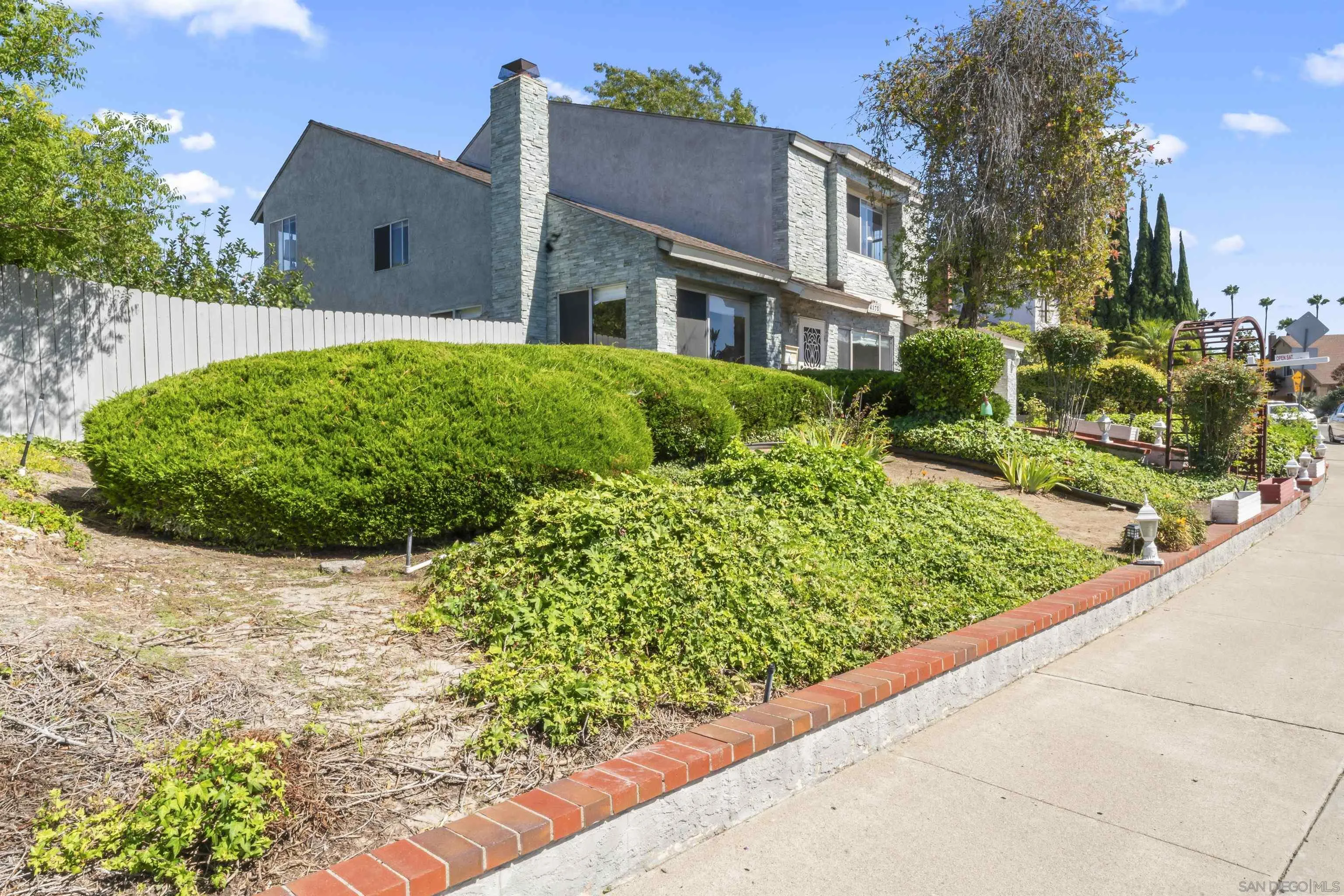 https://cdn.realtyfeed.com/cdn/127/250032266/b40efb1a79a15d593150117a469743d7.webp