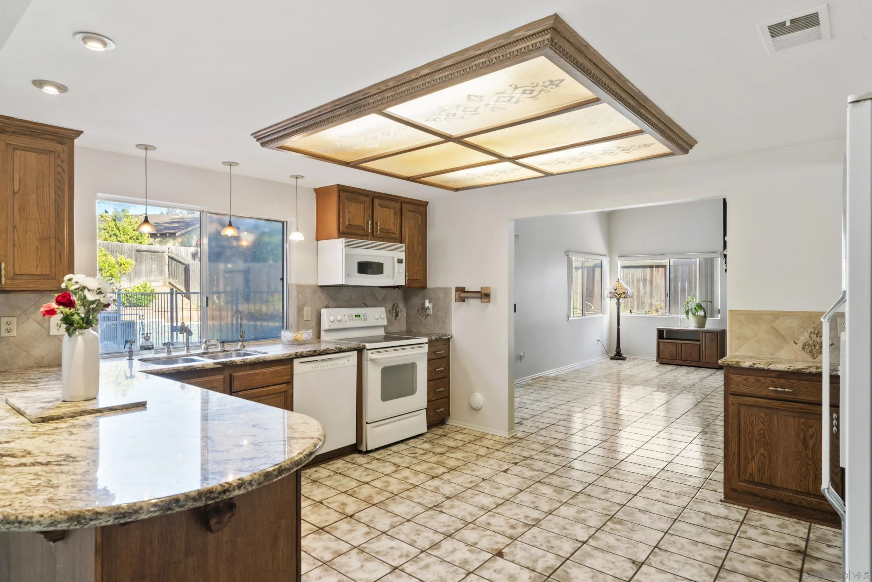 https://cdn.realtyfeed.com/cdn/127/250032266/cbbd76973376e3dd2387731d540b41de.webp