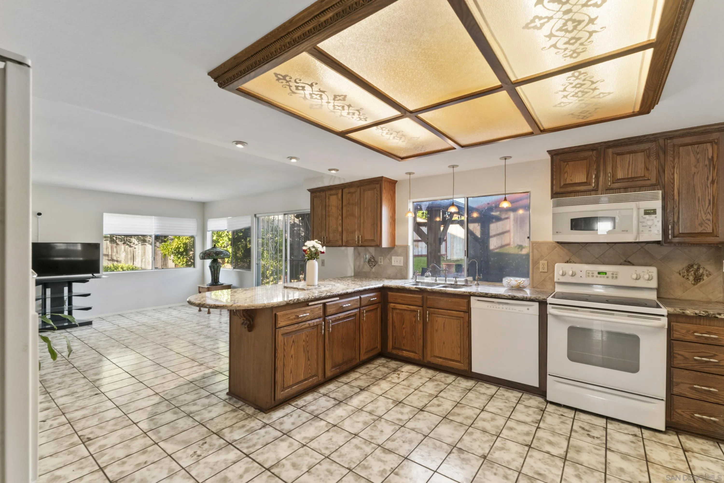 https://cdn.realtyfeed.com/cdn/127/250032266/f367fa6ae39a41585befed1bb8f1c80a.webp