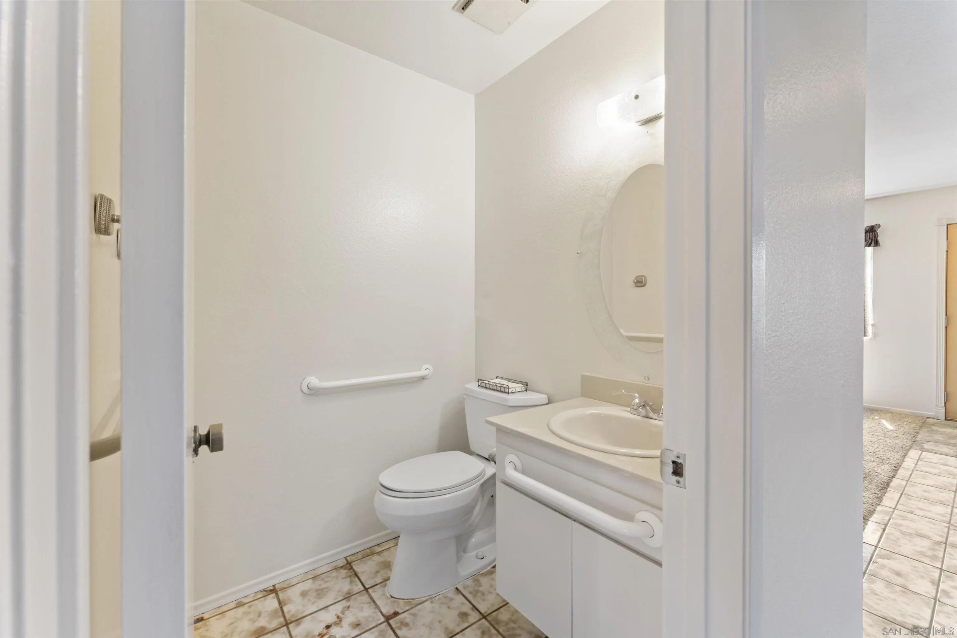 https://cdn.realtyfeed.com/cdn/127/250032266/f3d7f0a5f971dbe2a90f93c56a62d08d.webp