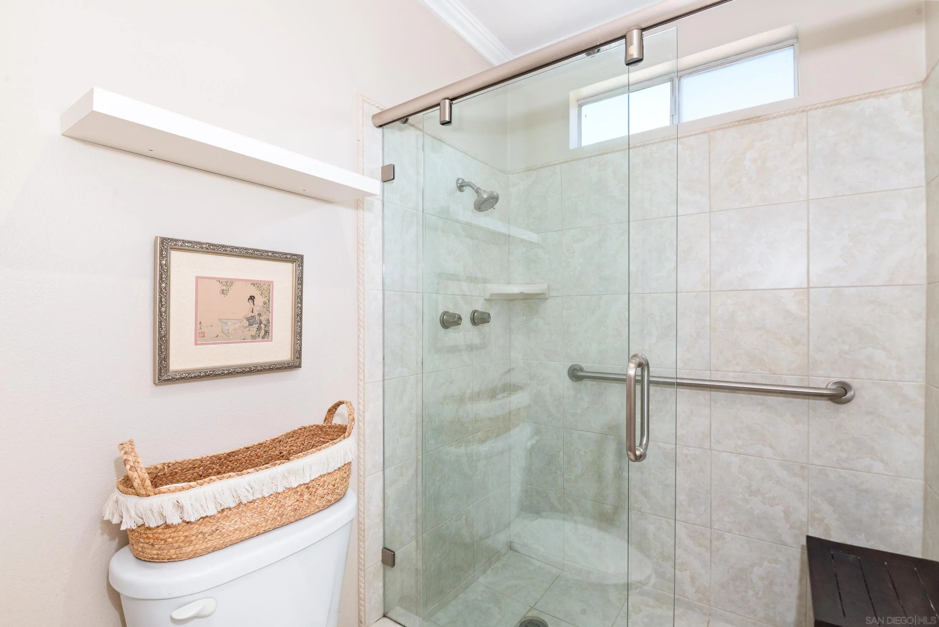 https://cdn.realtyfeed.com/cdn/127/250032294/530064f940786afa7ab61d6b2c2d6bad.webp