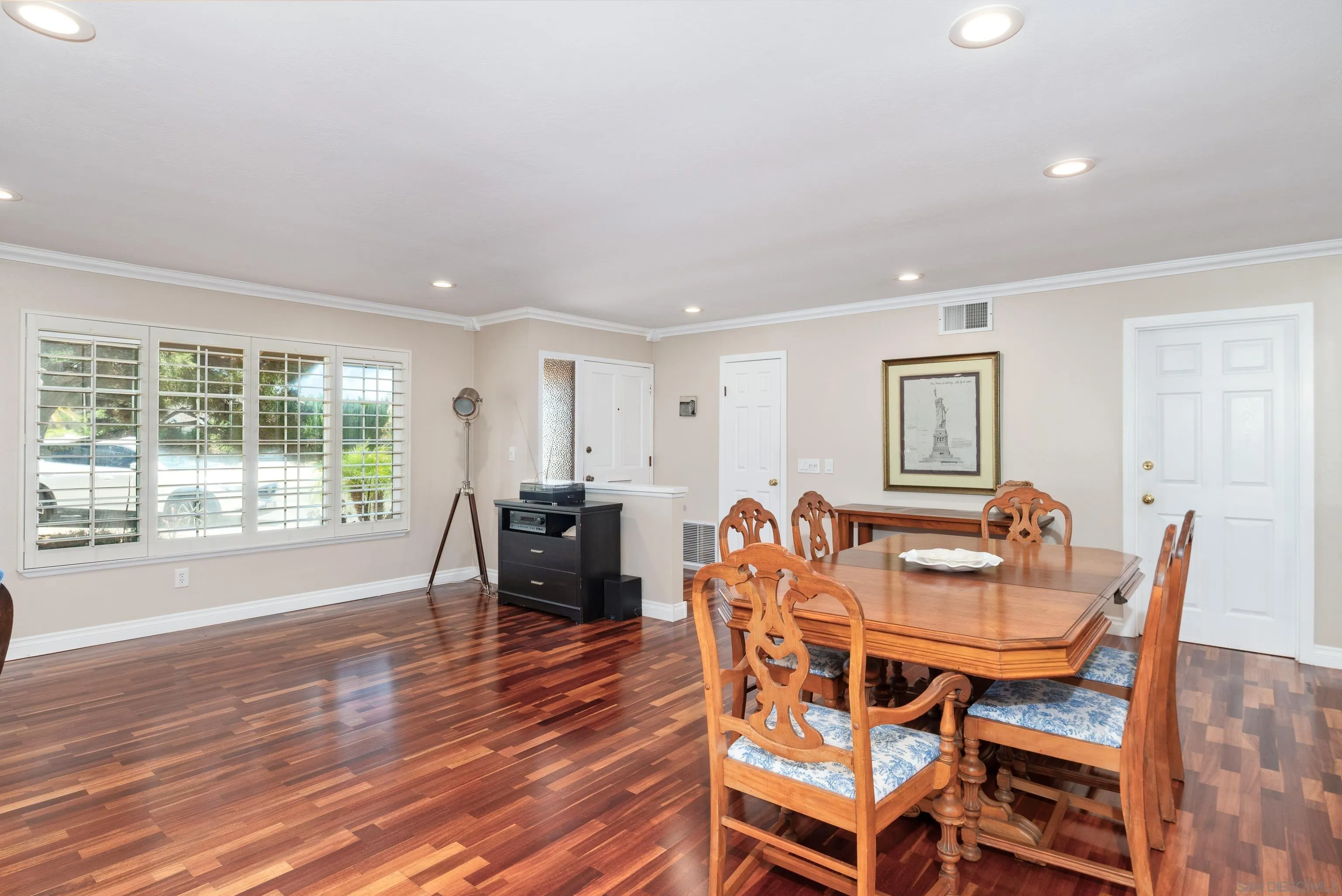 https://cdn.realtyfeed.com/cdn/127/250032294/5fce140fbb0e92a5c6faffa8fc5310ab.webp