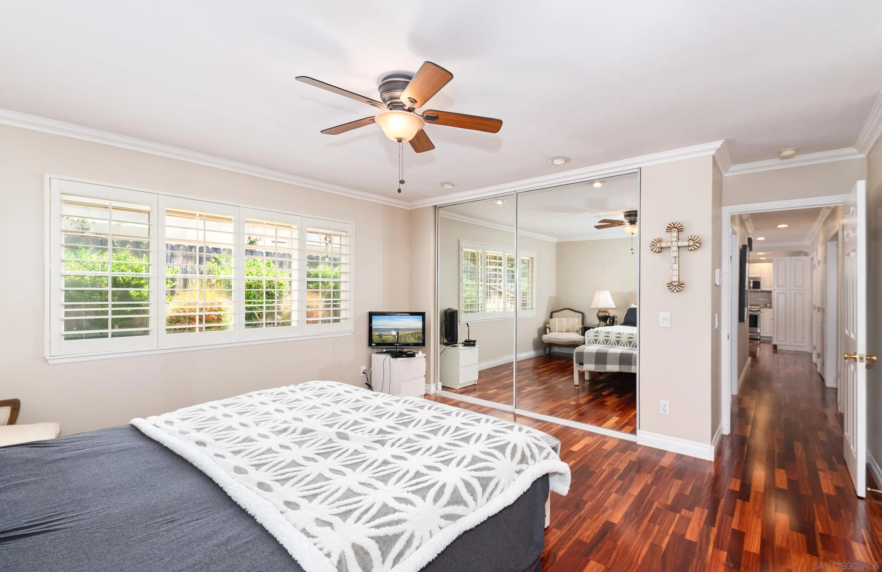 https://cdn.realtyfeed.com/cdn/127/250032294/683b06c69fa011980554fd130f3b5b8d.webp
