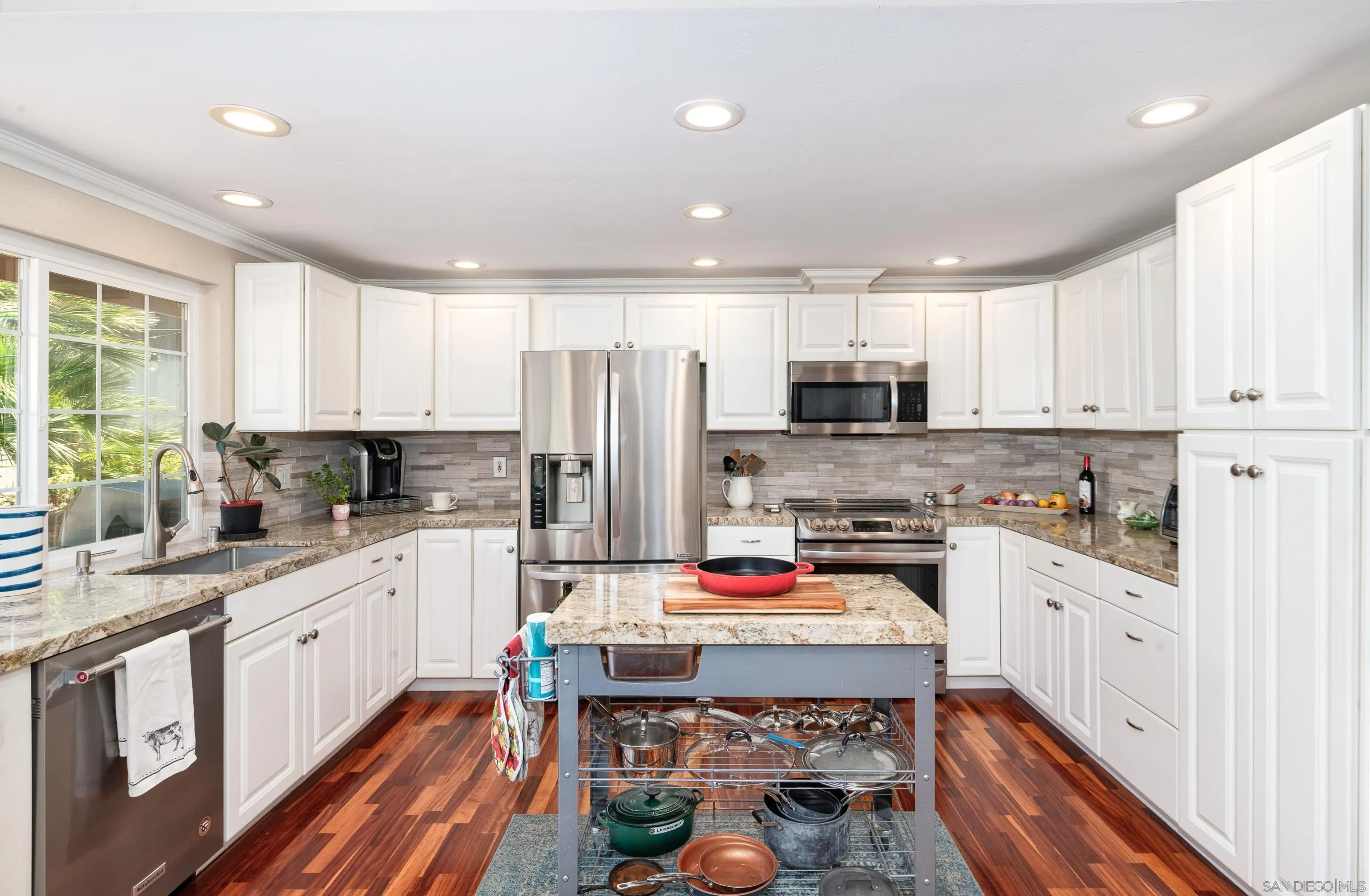 https://cdn.realtyfeed.com/cdn/127/250032294/79f20e26bd43343bad81cb10246f1e0e.webp