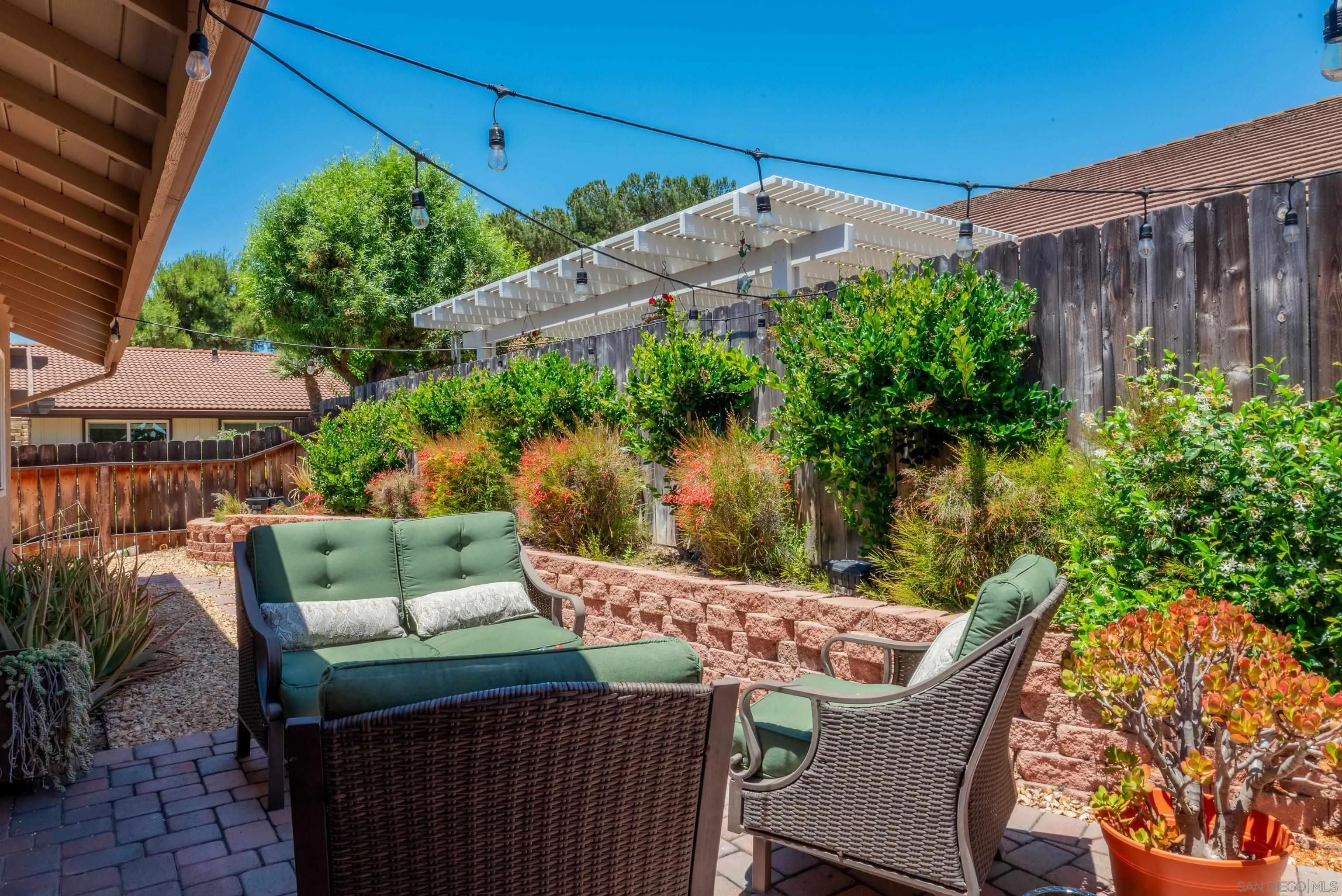 https://cdn.realtyfeed.com/cdn/127/250032294/8de36d3574cb0fcc8a03f07a2bd8fcb8.webp