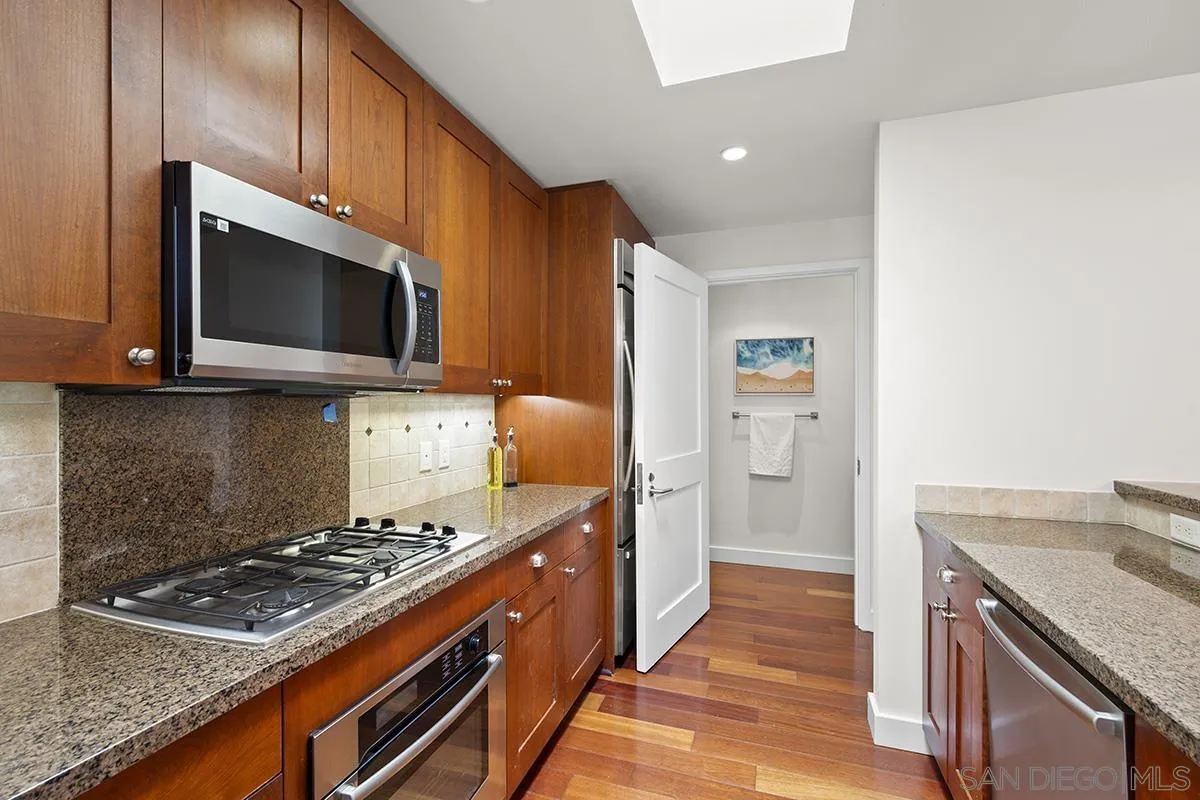 Photo #12: 250032296 Listing: Photo #12