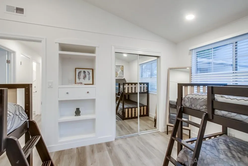 https://cdn.realtyfeed.com/cdn/127/250032306/077e76cf8b9f86f6aefe0bfde58805bc.webp