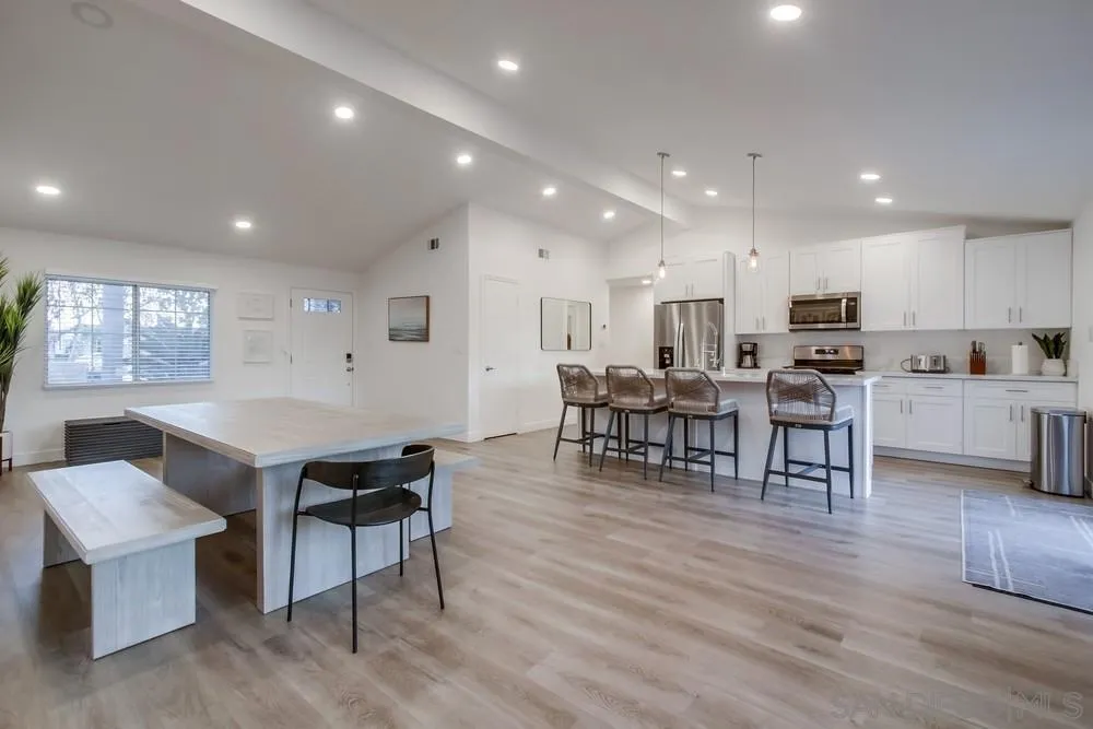 https://cdn.realtyfeed.com/cdn/127/250032306/6be7bb1f224ee68821d40d2e9908f196.webp