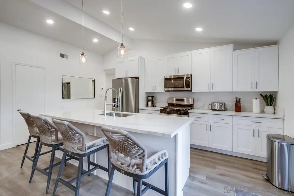 https://cdn.realtyfeed.com/cdn/127/250032306/a361a1207374b245b6b4331d4b3b64ab.webp