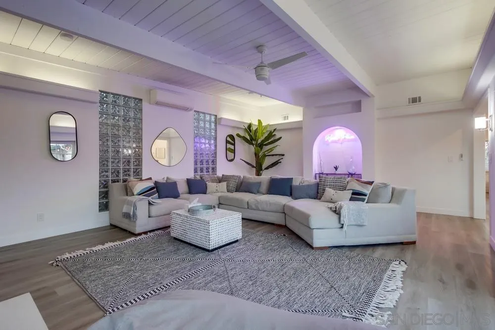 https://cdn.realtyfeed.com/cdn/127/250032306/dfdd014338d27d37f8074e8211cb3906.webp