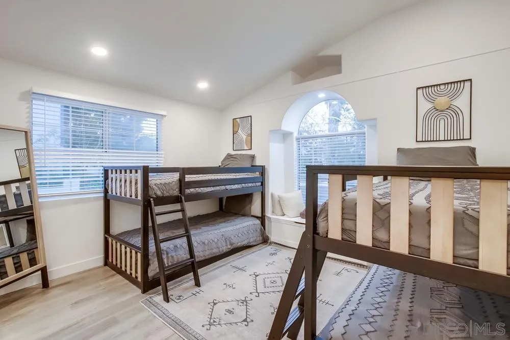 https://cdn.realtyfeed.com/cdn/127/250032306/f8d4a217649b67f66dc754111592c3a2.webp