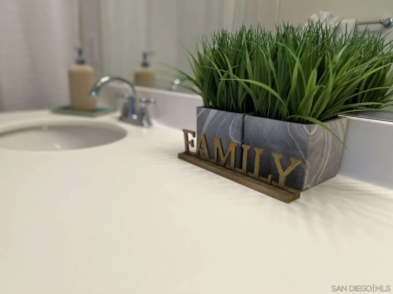 https://cdn.realtyfeed.com/cdn/127/250032317/0068e2e789bcce6346d61c37ae30024f.webp