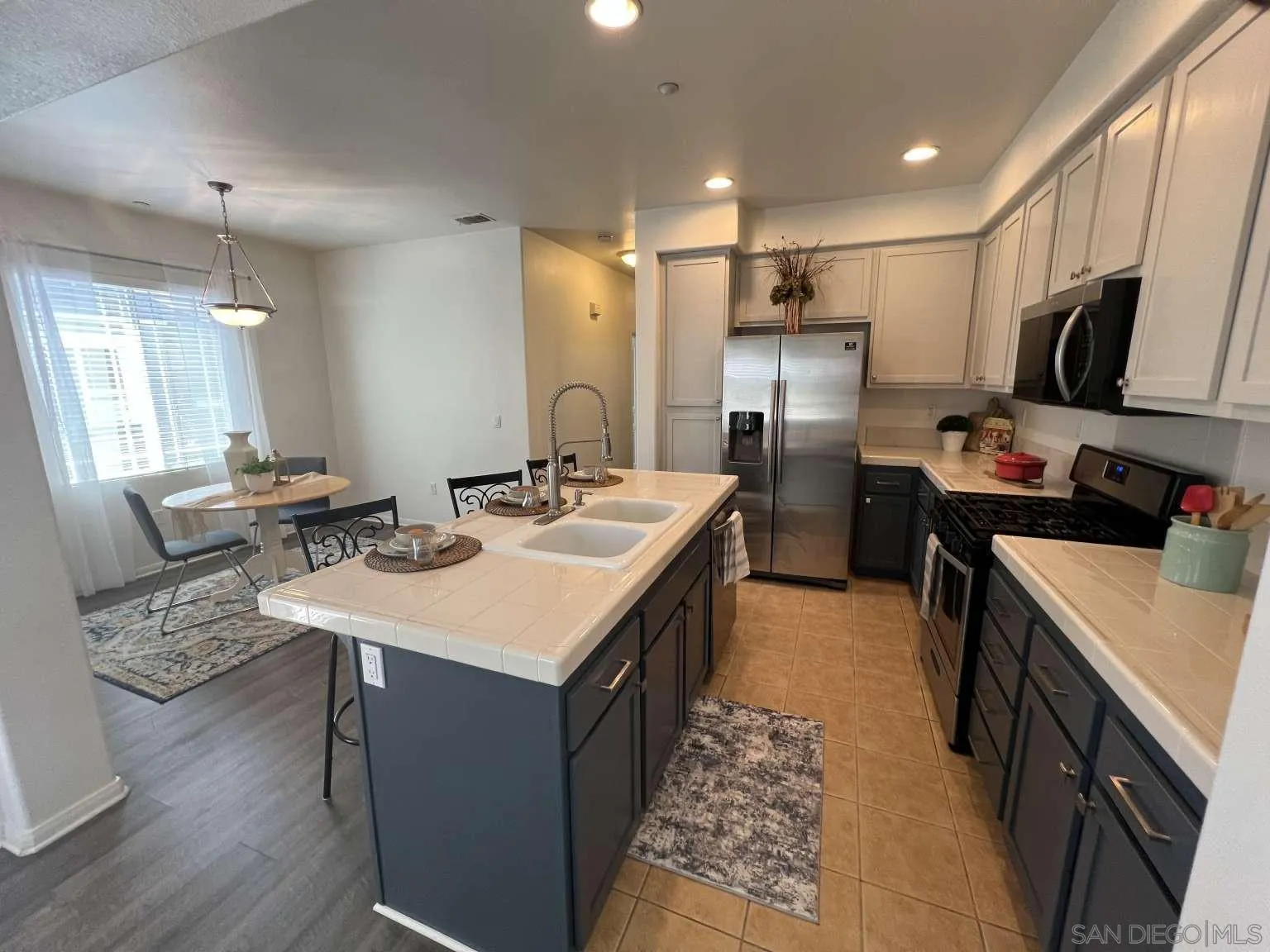 Photo #2: 250032317 Listing 
