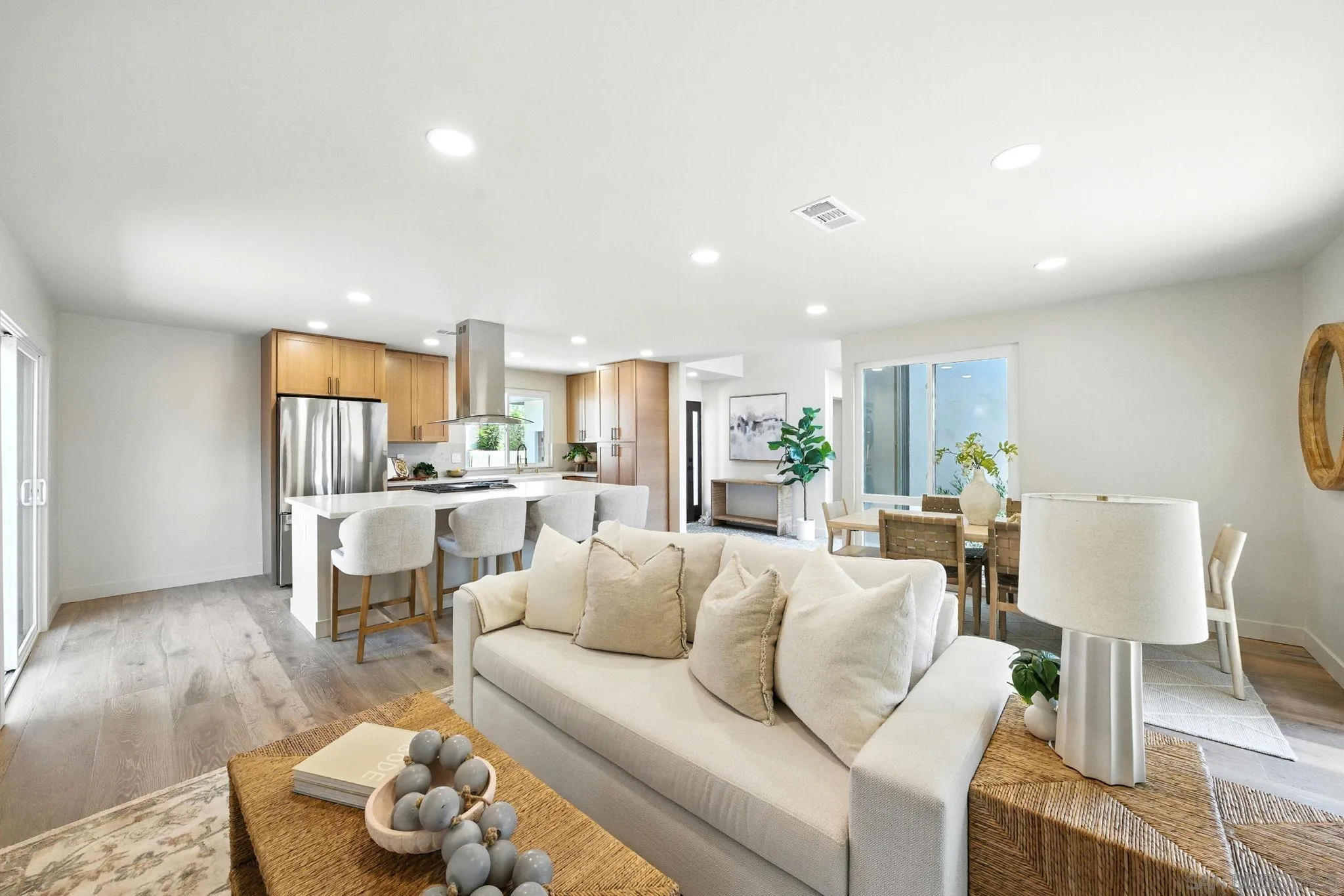 https://cdn.realtyfeed.com/cdn/127/250032320/4893c239848b3d51951549c8c90bcaba.webp