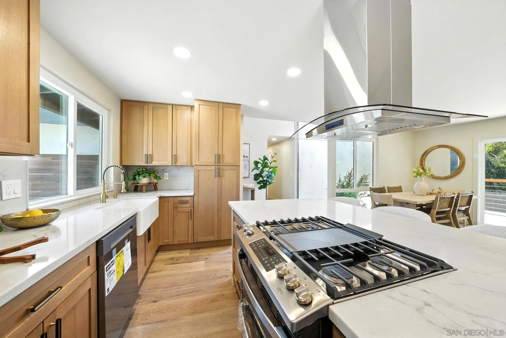 https://cdn.realtyfeed.com/cdn/127/250032320/a6ceb7aff8185a9af666d26eab476d2a.webp