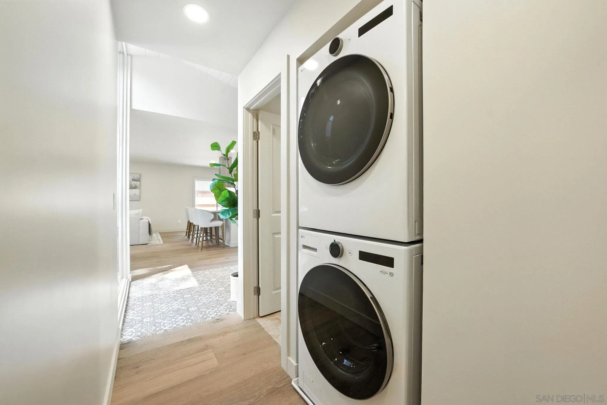 https://cdn.realtyfeed.com/cdn/127/250032320/d2a9bfa36b1193e416de398cf4d578f3.webp