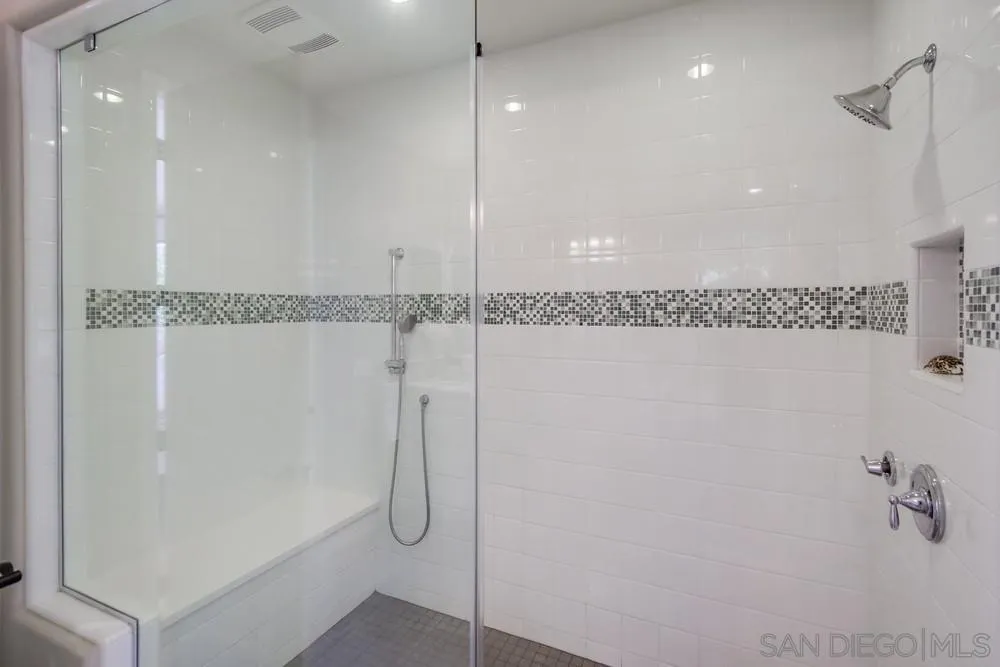 https://cdn.realtyfeed.com/cdn/127/250032328/034c2ed473c7b29125487f451471057d.webp
