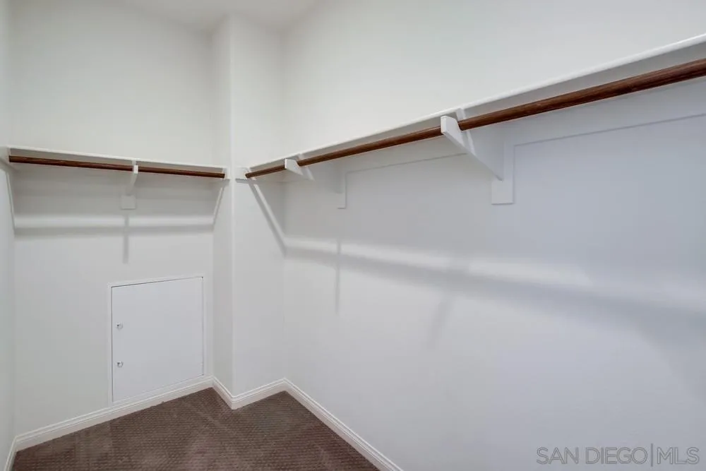 https://cdn.realtyfeed.com/cdn/127/250032328/4b92b51b099b9b116fc08cde54c9aa0e.webp